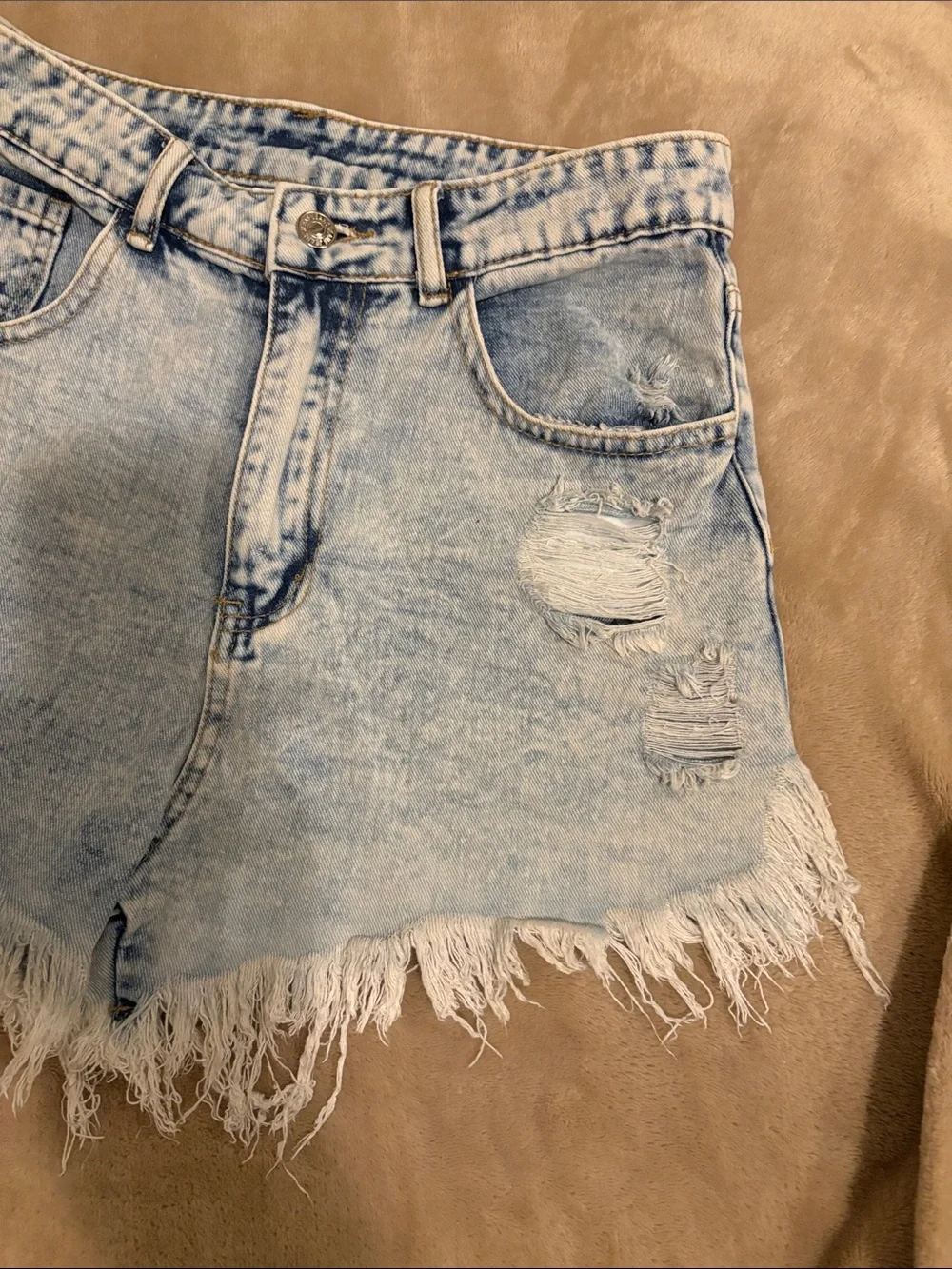 Light Wash Distressed Denim Frayed Shorts